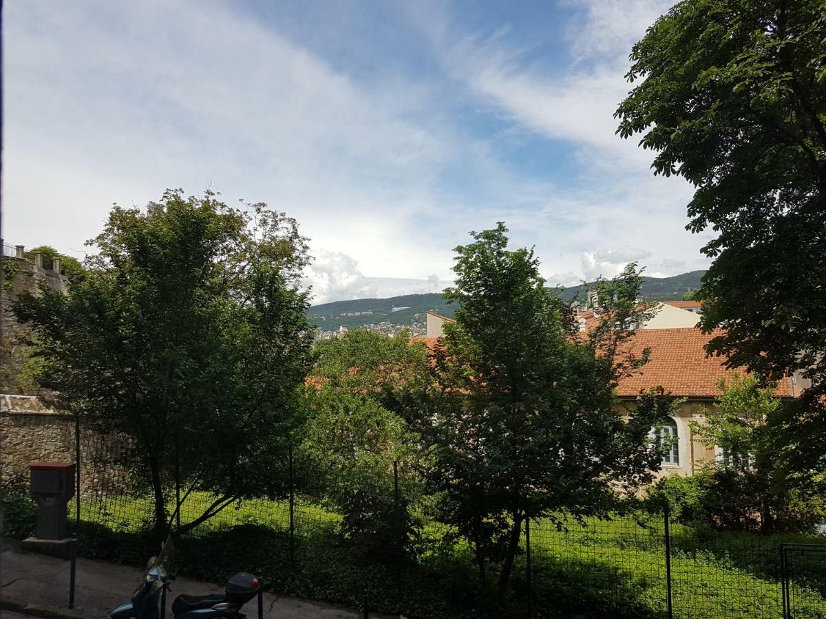 Casa Vacanze All'Angolo Триест Экстерьер фото